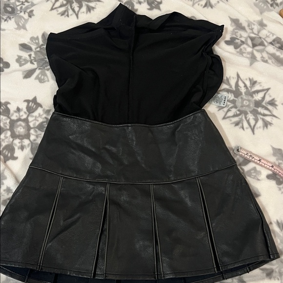 Garage Black Pleated Mini Skirt/skort faux leather - Picture 5 of 8